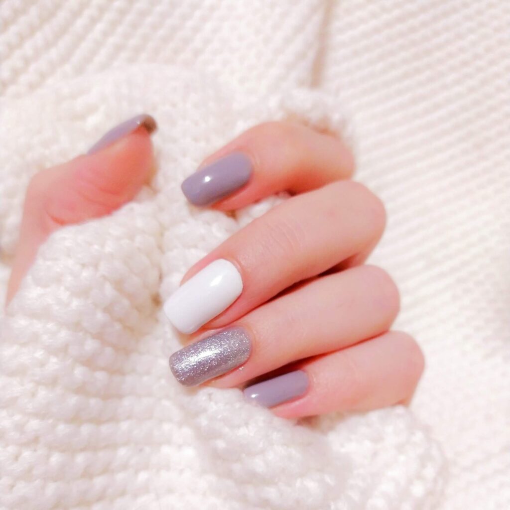 lilac nails 